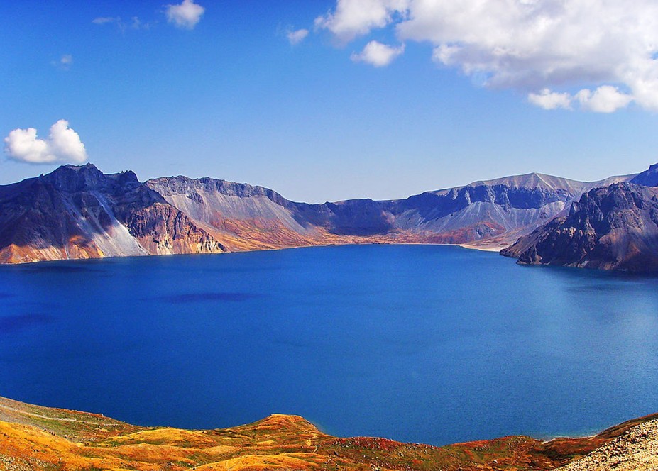 Top 10 Highest Lakes In The World